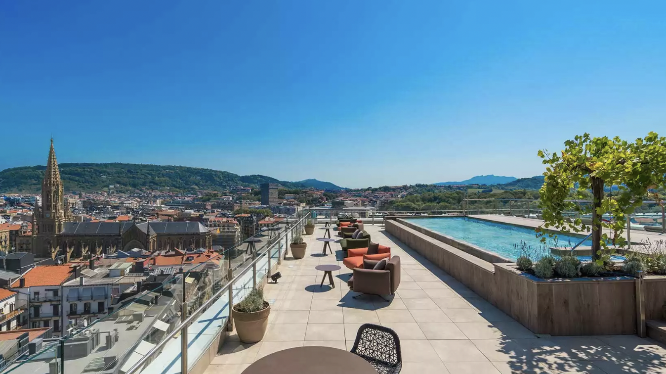 Hotel with pool San Sebastián
