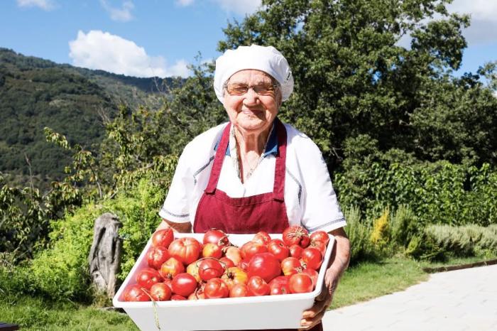 ENJOYABLE SICILY GROUP TOUR: EXPLORE SICILY'S CUISINE, WINES AND BAROQUE CITIES FROM CATANIA VIA PALERMO TO SYRACUSE