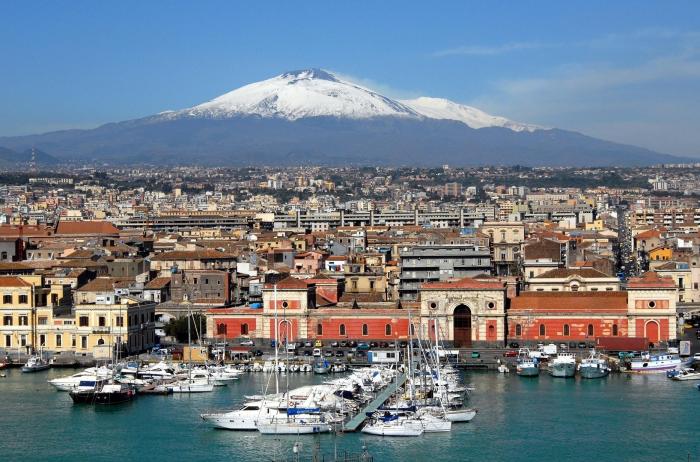 Urlaub Catania buchen Urlaub Catania: Catania entdecken auf unserer romantischen und fesselnden Sizilien Rundreise.